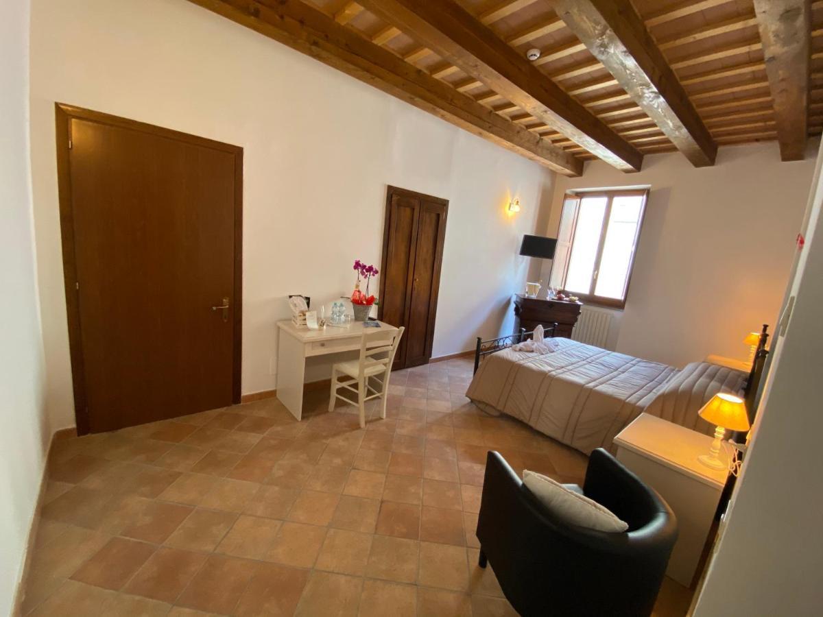Locanda Della Pieve Pievebovigliana Exteriör bild