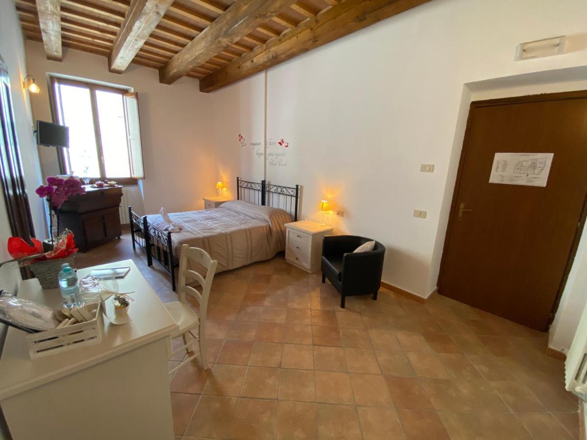 Locanda Della Pieve Pievebovigliana Exteriör bild