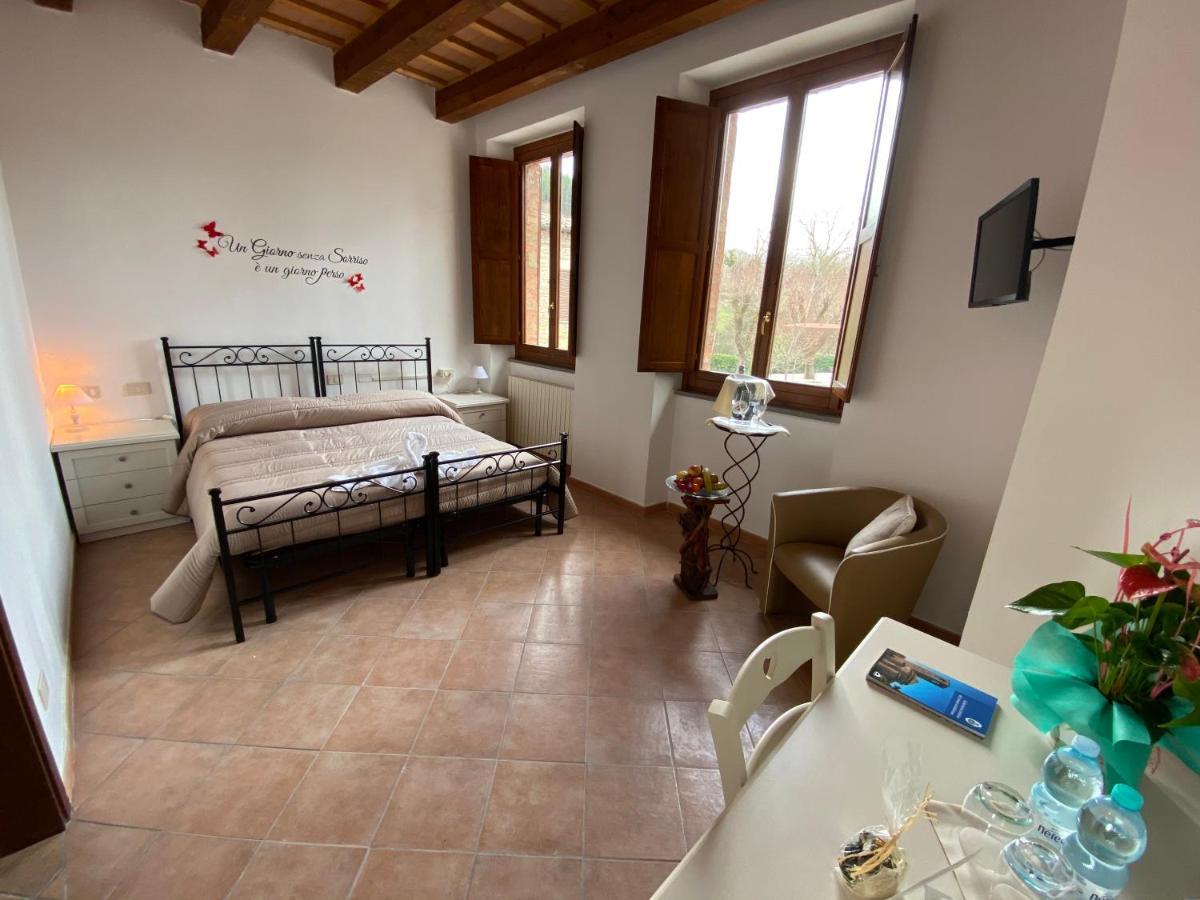 Locanda Della Pieve Pievebovigliana Exteriör bild