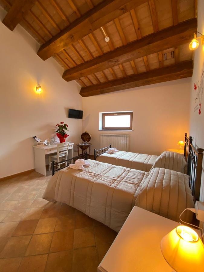 Locanda Della Pieve Pievebovigliana Exteriör bild