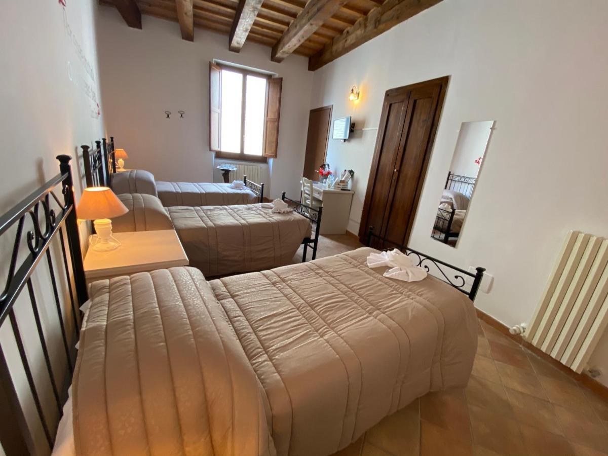 Locanda Della Pieve Pievebovigliana Exteriör bild