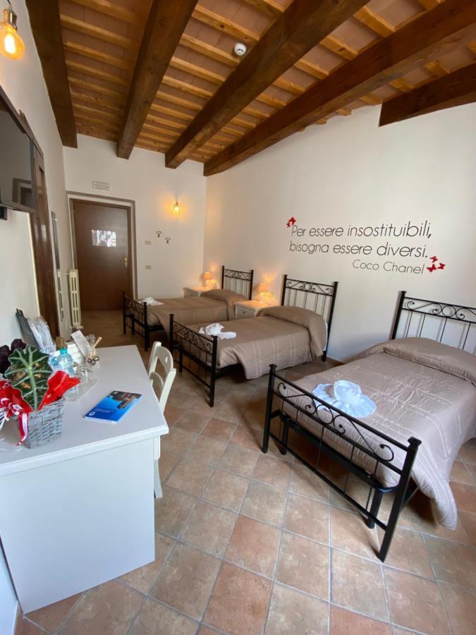 Locanda Della Pieve Pievebovigliana Exteriör bild