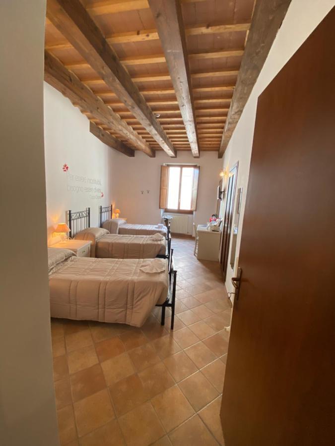 Locanda Della Pieve Pievebovigliana Exteriör bild